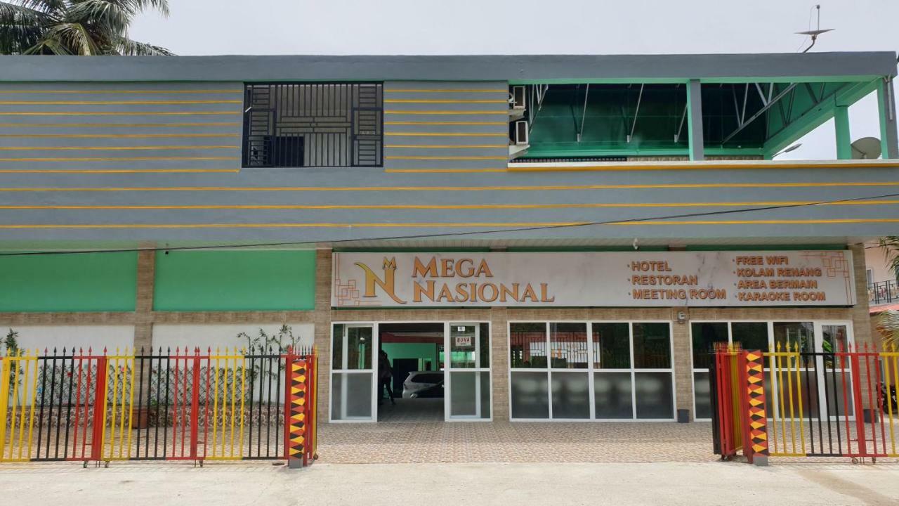 Mega Nasional Seaview Hotel Gunungsitoli Exterior photo