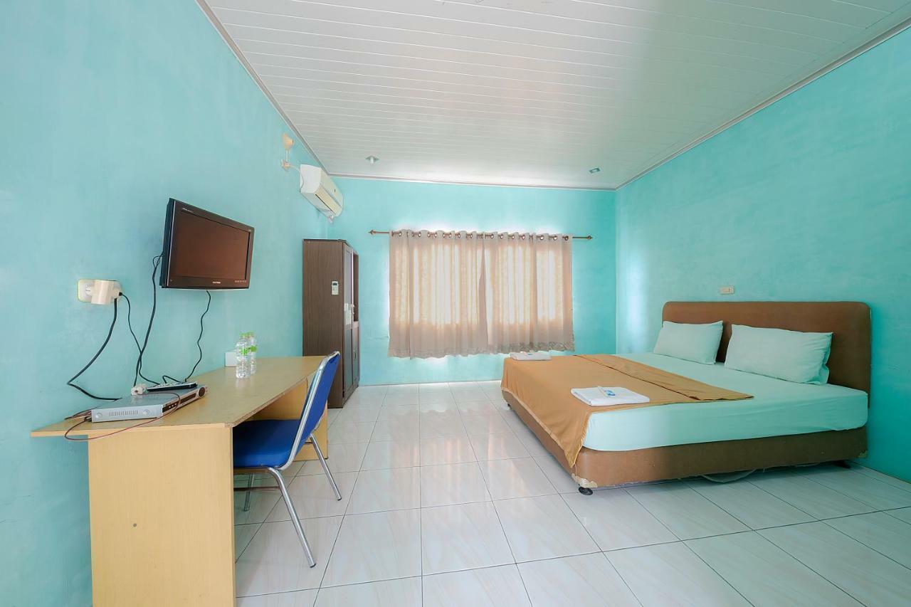 Mega Nasional Seaview Hotel Gunungsitoli Exterior photo