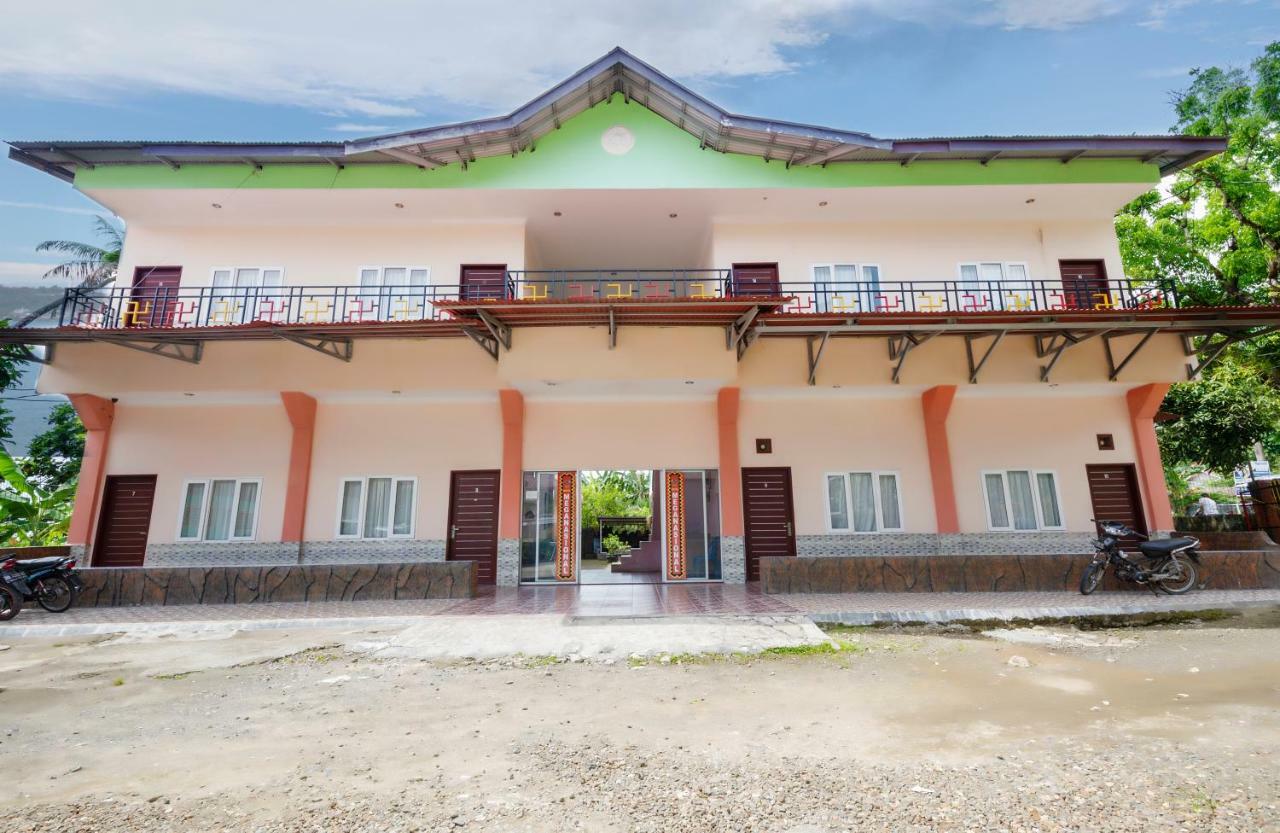 Mega Nasional Seaview Hotel Gunungsitoli Exterior photo