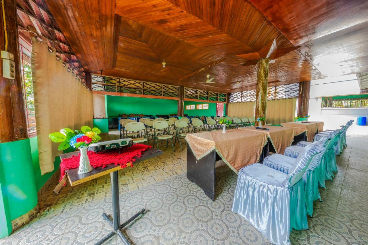 Mega Nasional Seaview Hotel Gunungsitoli Exterior photo